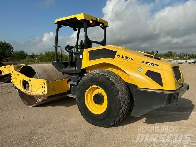 Bomag BW211D-5 Egydobos hengerek