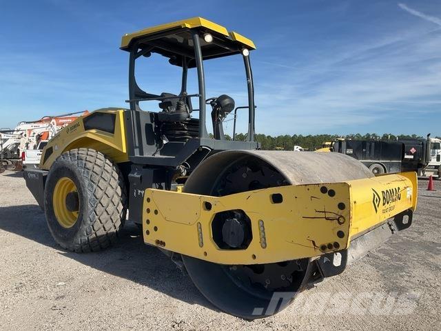 Bomag BW211D-5 Egydobos hengerek