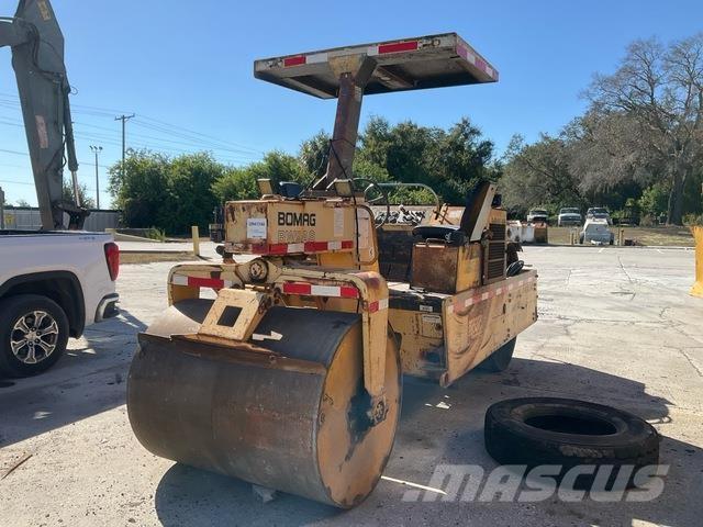 Bomag BW9AS Ikerdobos hengerek