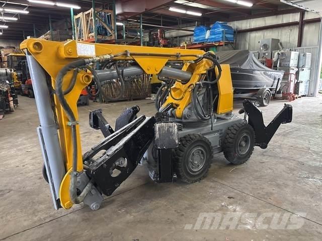 Brokk BM250E Bontásra használt kotrók