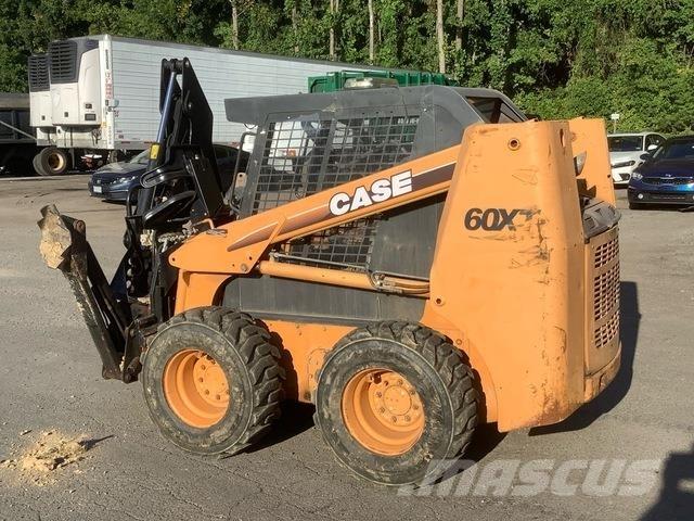 CASE 60XT Kompaktrakodók