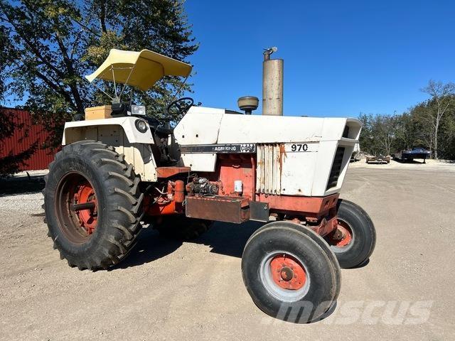 CASE 970 Traktorok