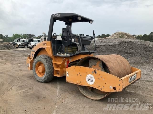 CASE SV208 Egydobos hengerek
