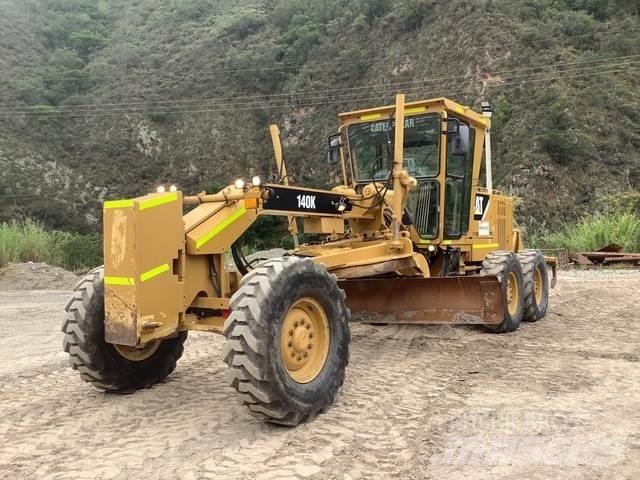 CAT 140K Gréderek