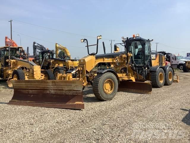 CAT 140M AWD Gréderek