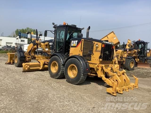 CAT 140M AWD Gréderek