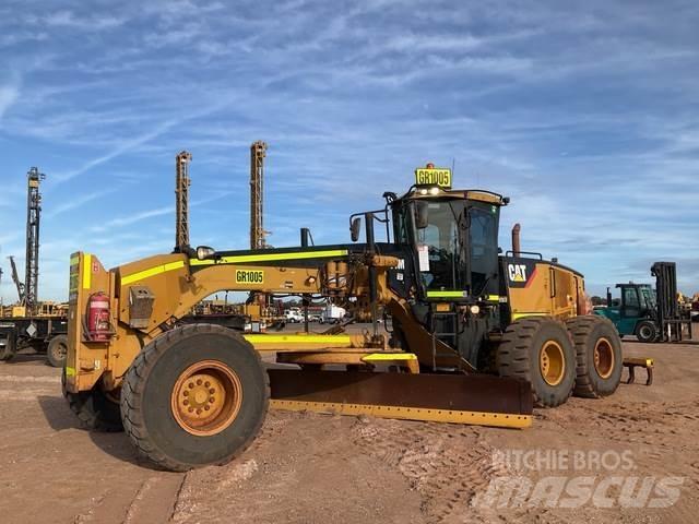 CAT 14M Gréderek
