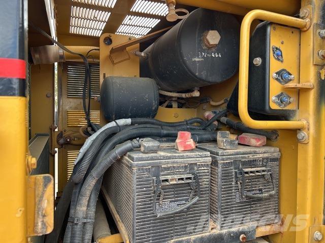 CAT 16H Gréderek