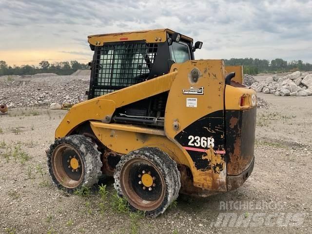 CAT 236B Kompaktrakodók