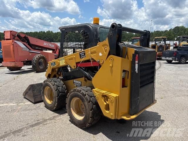 CAT 242D Kompaktrakodók