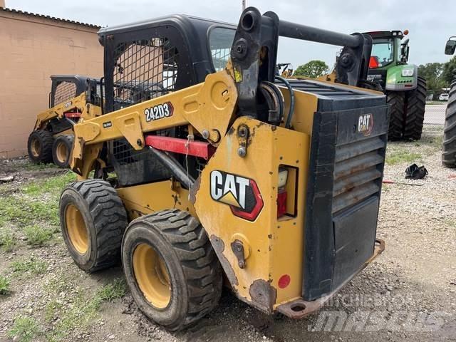 CAT 242D3 Kompaktrakodók