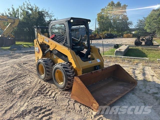 CAT 242D3 Kompaktrakodók