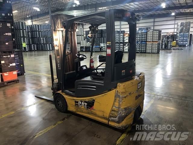 CAT 2ET3000 Elektromos targoncák