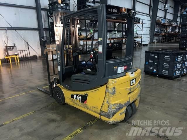 CAT 2ET3000 Elektromos targoncák