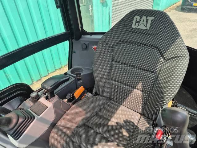 CAT 301.8 Mini kotrók < 7t