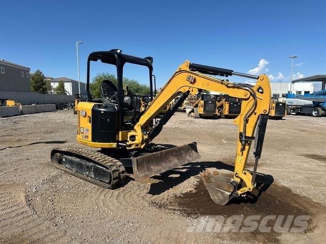 CAT 302.7 Lánctalpas kotrók