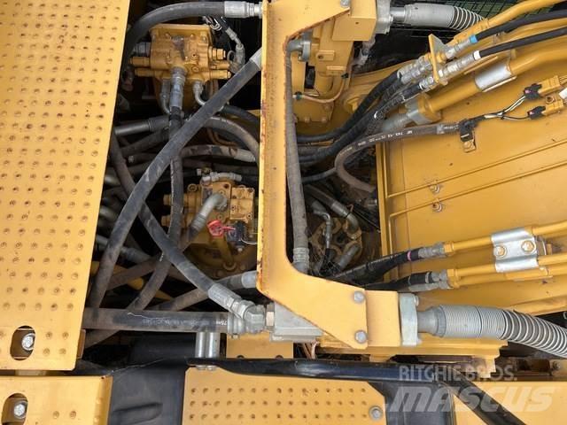 CAT 320 Lánctalpas kotrók
