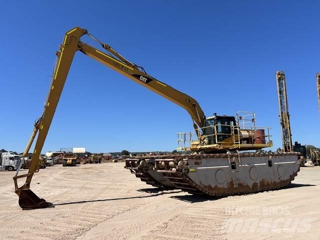CAT 320D Lánctalpas kotrók