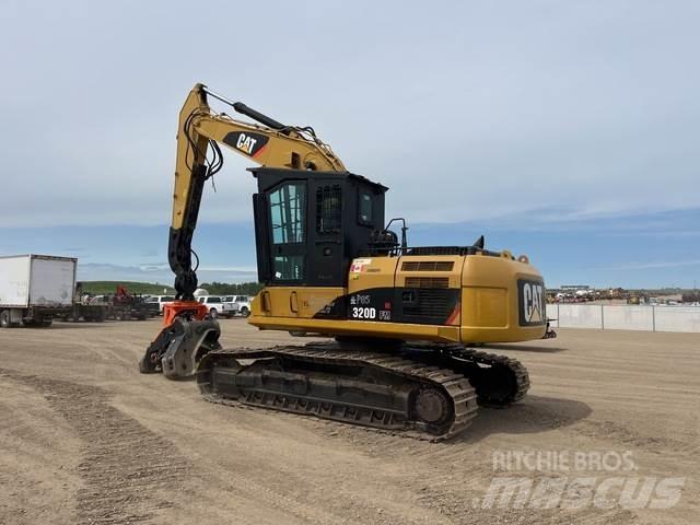 CAT 320DFM Fa hántoló, vágó, aprító