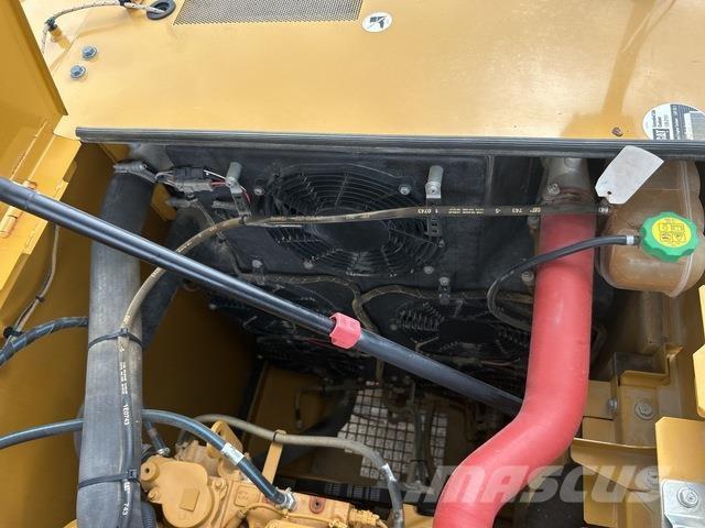 CAT 320GC Lánctalpas kotrók