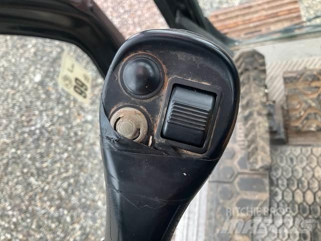 CAT 323 Lánctalpas kotrók