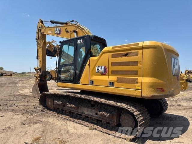 CAT 323 Lánctalpas kotrók