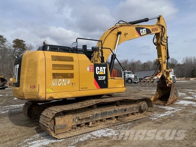 CAT 323F Lánctalpas kotrók
