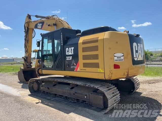 CAT 323F L Lánctalpas kotrók