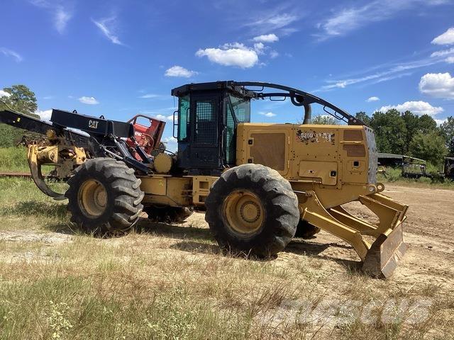 CAT 525D Vonszolók