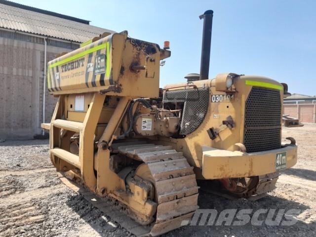 CAT 572F Csőfektető dózerek