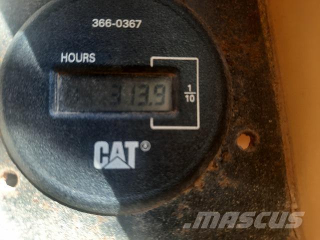 CAT 572G Csőfektető dózerek