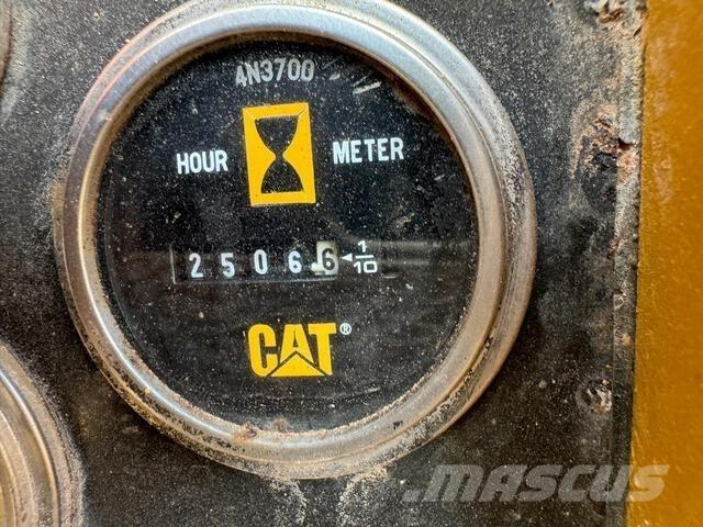 CAT 583H Csőfektető dózerek