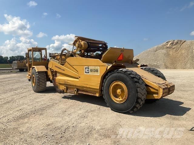 CAT 613B Földnyesők (szkréperek)