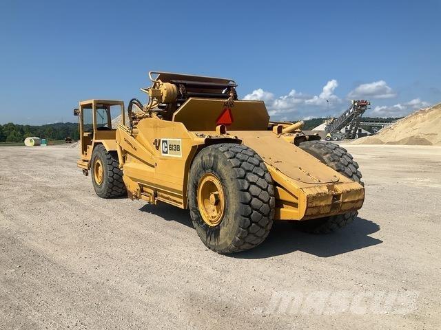 CAT 613B Földnyesők (szkréperek)