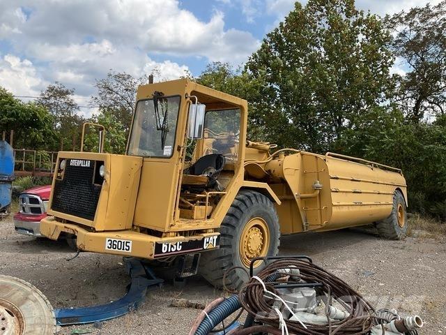 CAT 613C Vízszállító teherautók