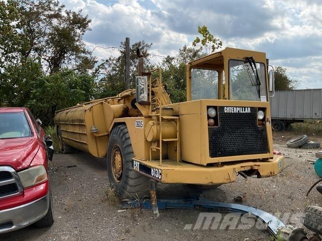CAT 613C Vízszállító teherautók