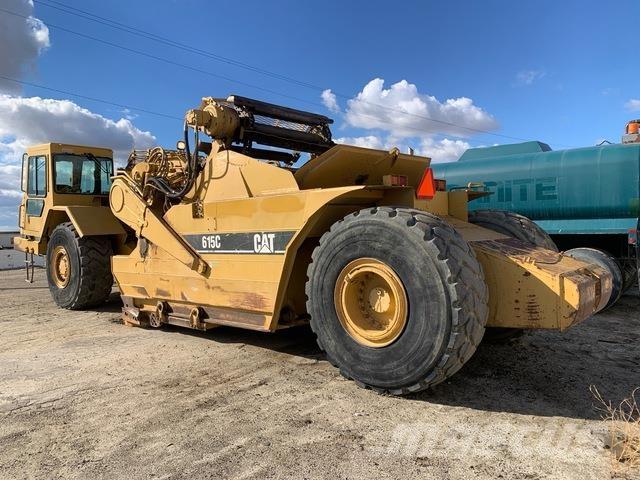 CAT 615C Földnyesők (szkréperek)