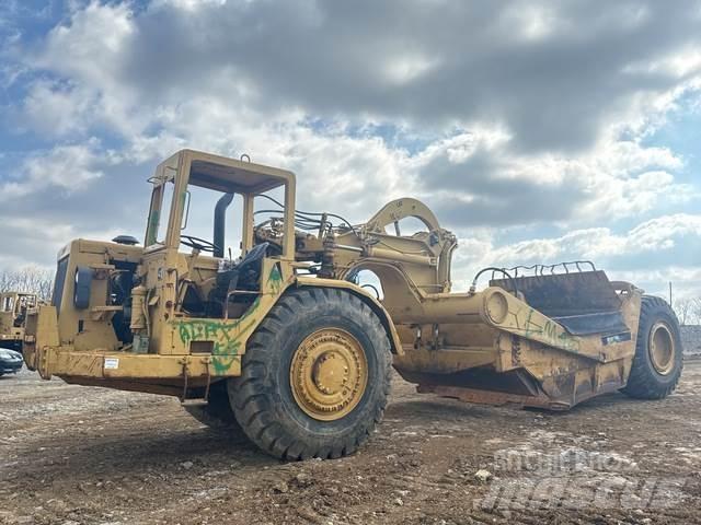 CAT 621 Földnyesők (szkréperek)