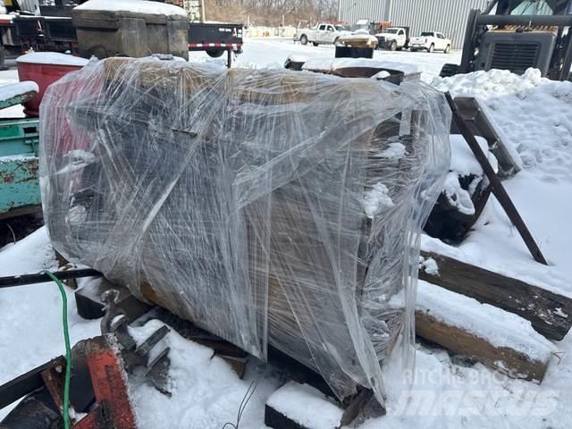 CAT 621 Motorok