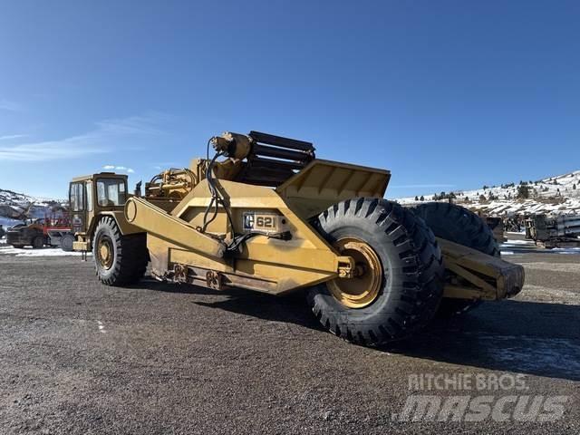 CAT 621 Földnyesők (szkréperek)