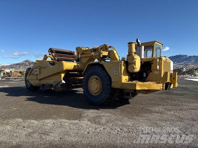 CAT 621 Földnyesők (szkréperek)