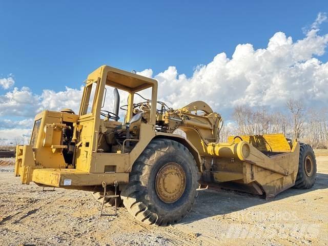 CAT 621B Földnyesők (szkréperek)