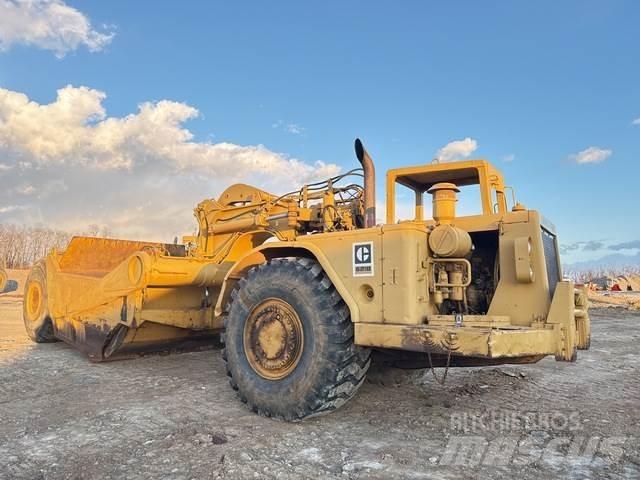 CAT 621B Földnyesők (szkréperek)
