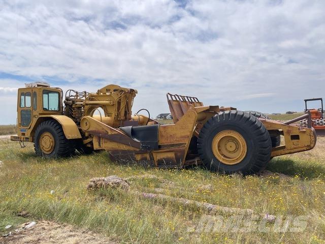 CAT 621B Földnyesők (szkréperek)