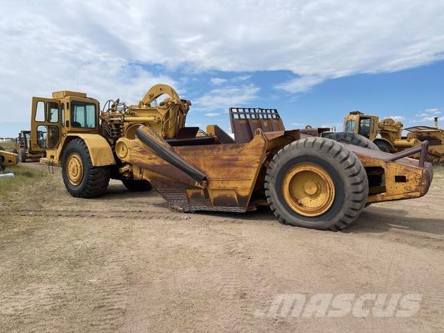 CAT 621B Földnyesők (szkréperek)