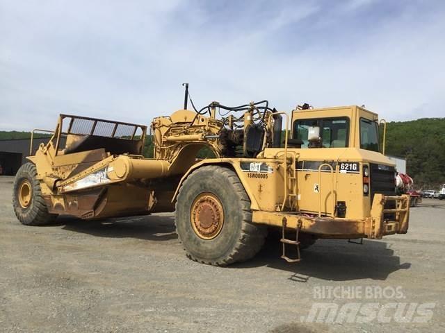 CAT 621G Földnyesők (szkréperek)