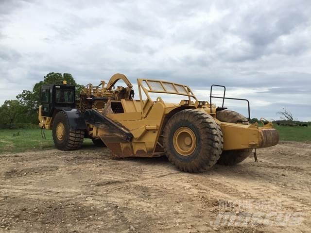 CAT 621G Földnyesők (szkréperek)