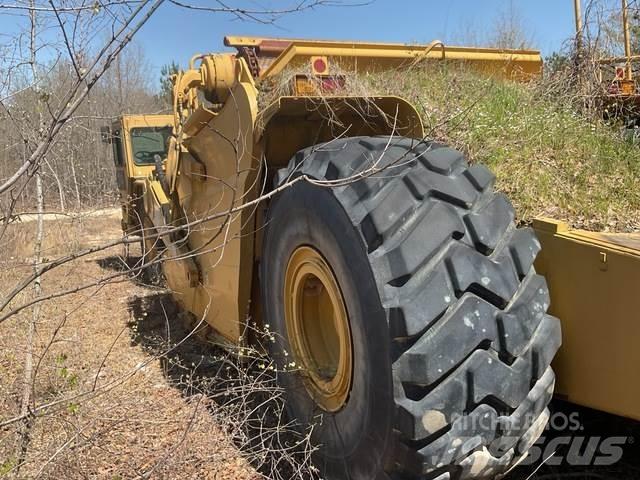 CAT 623 Földnyesők (szkréperek)