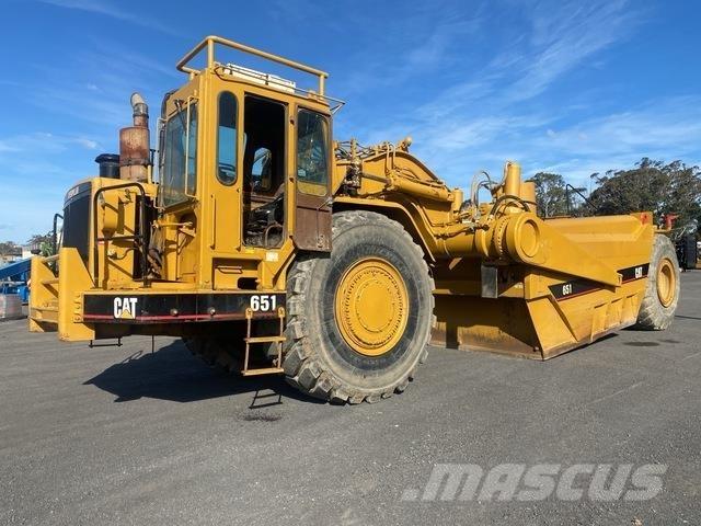 CAT 651 Vízszállító teherautók
