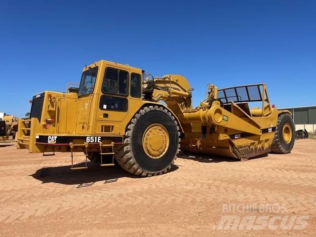 CAT 651E Földnyesők (szkréperek)